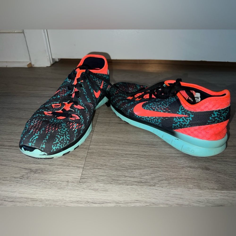Nike - Picture 2 of 2